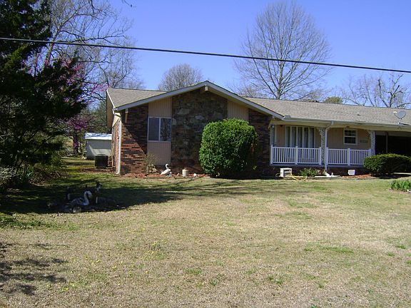 3rd image of 409 Fairway Dr