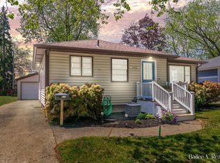 272 W 29th St, Holland, MI 49423