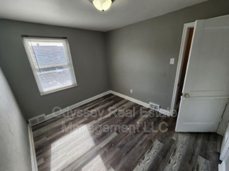 1st image of 202 W Spencer Ave