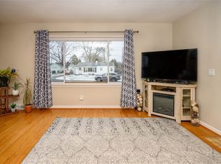 125 Strathmore Ln, Rochester, NY 14609