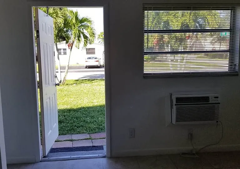 3010 SW 61st Ave #C — Photo 3