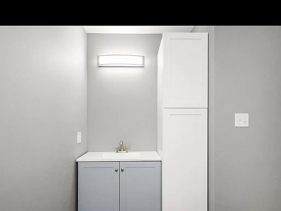 4th image of 6083 Pennsylvania Dr