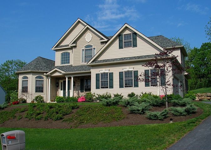 2nd image of 12 Brooke Dr