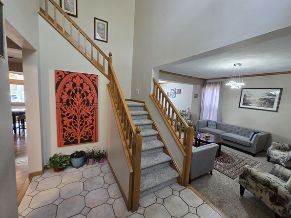 18836 E Saratoga Cir