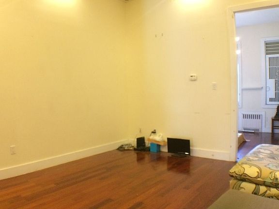 4th image of 149 Wilson Ave #2W