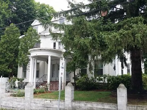 349 Beacon St #D, Lowell, MA 01850