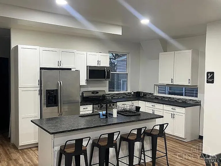 3113 Harvard Ave — Photo 3