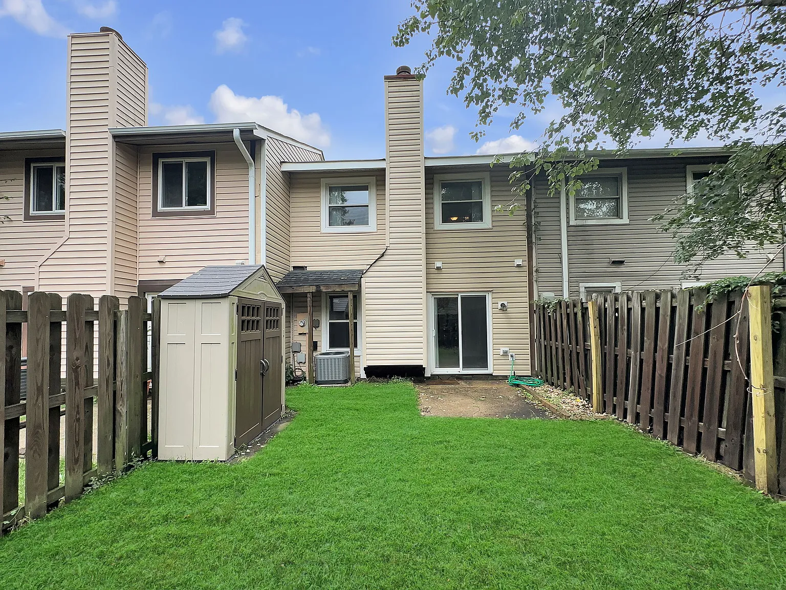 2 bed, 1138 sqft, $1,800 — Photo 3