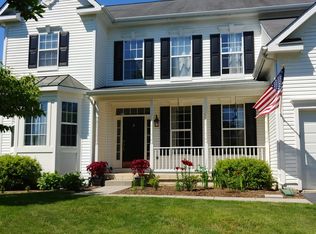 17547 Falls Pl, Round Hill, VA 20141