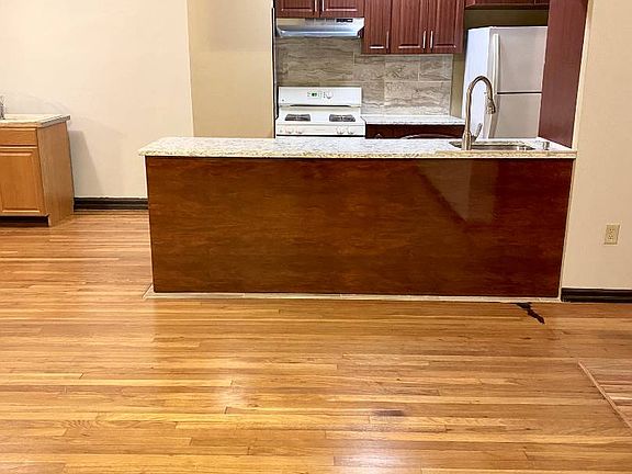 2nd image of 199-09 Murdock Ave Floor 2