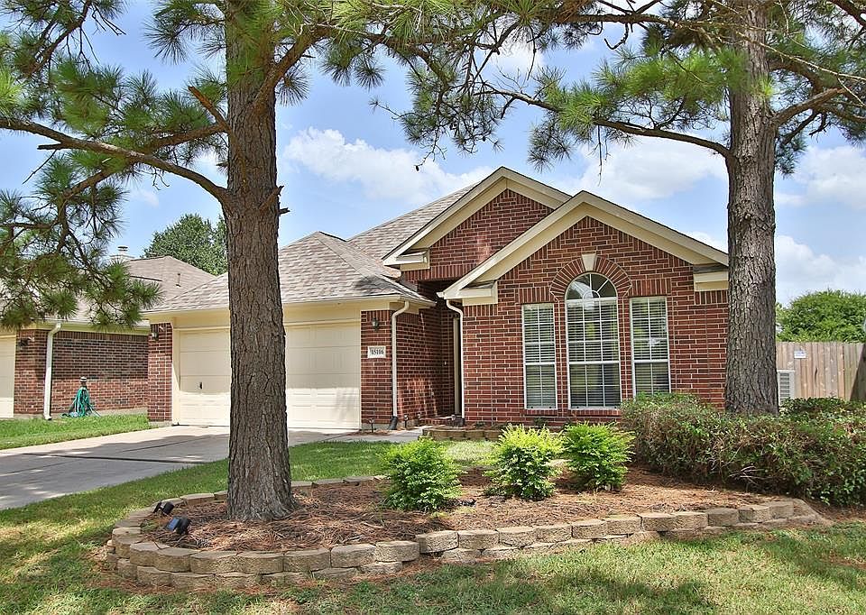 Welcome to Northwest Houston's master-planned community of Fairfield and this wonderfully updated one-story with all brick exterior and a recent roof. No Harvey flooding here!