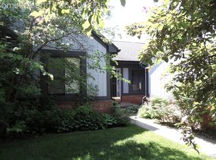 2791 Lochmoor Blvd #15, Lake Orion, MI 48360