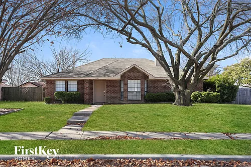 2321 Lakeshore Ln Photo 1