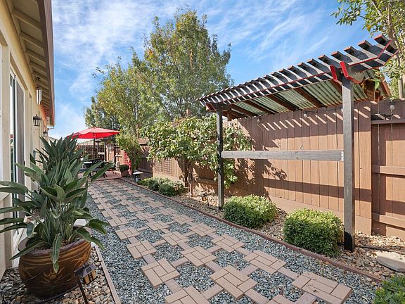 5th image of 2841 Primrose Dr