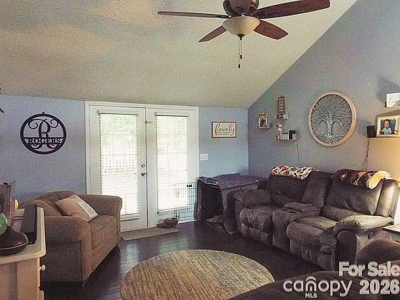 3rd image of 3120 Basilwood Cir