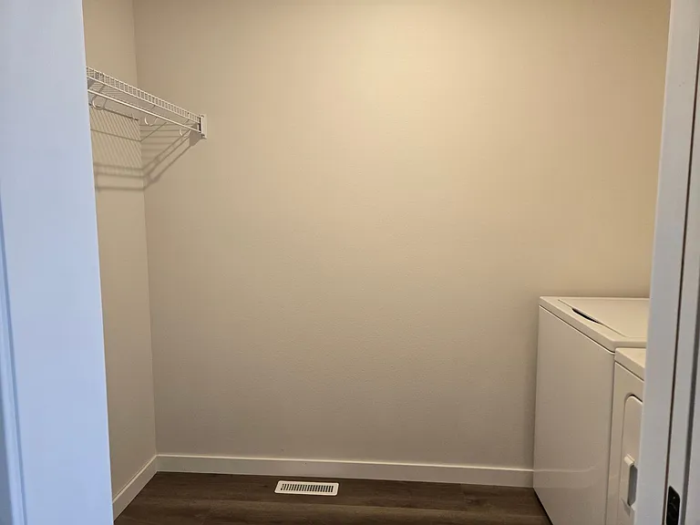 1608-1630 Aspen Ct NE — Photo 29