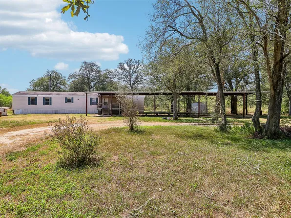 716 W County Road 109, Leesville, TX 78122