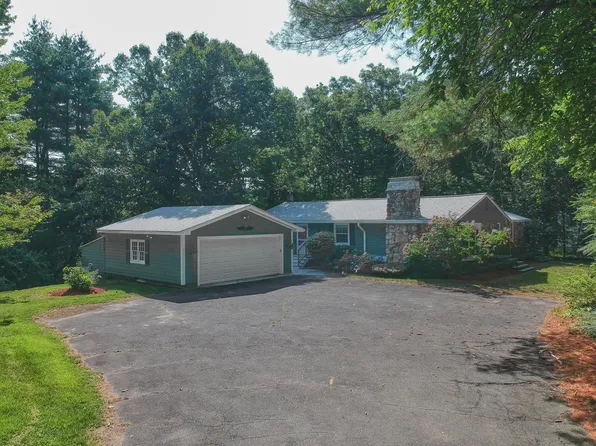 360 Wood St, Hopkinton, MA 01748