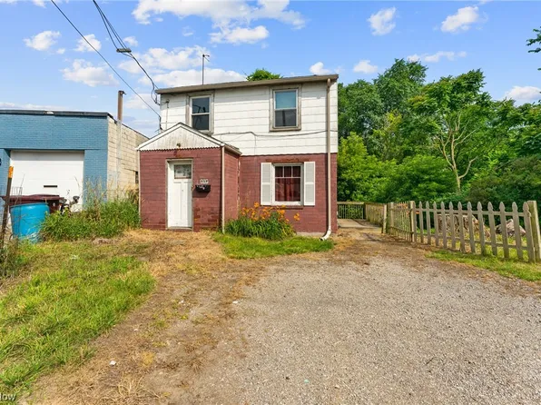 959 S Irvine Ave, Masury, OH 44438