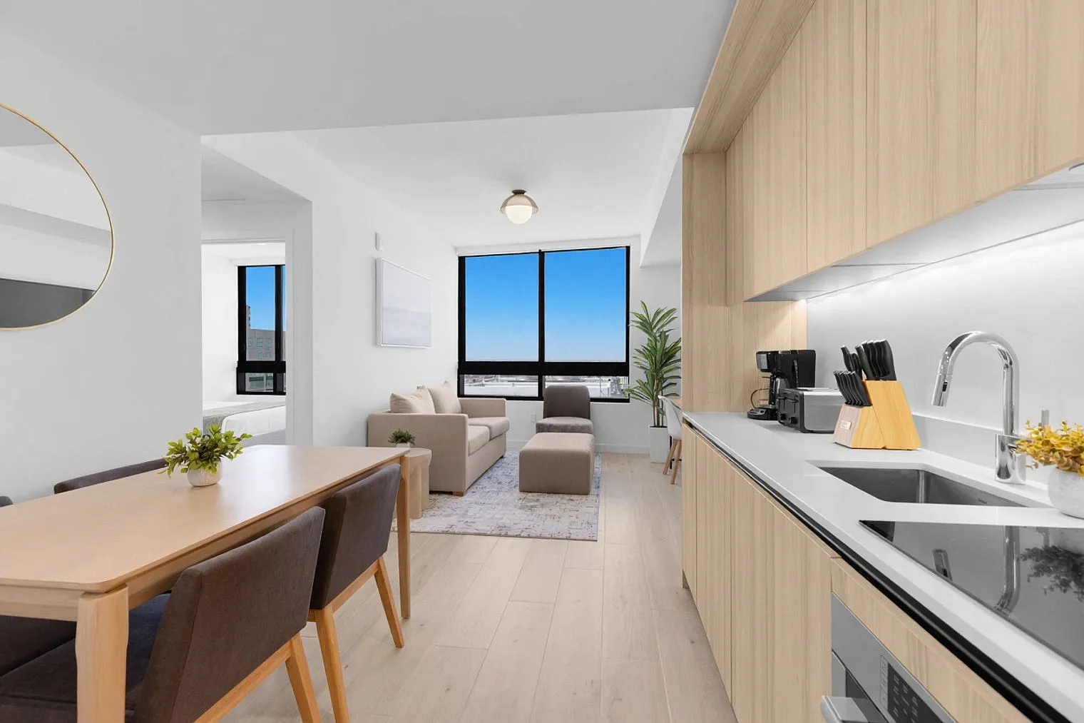 2 bed, 2.0 bath, 871 sqft, $4,884 — Photo 2