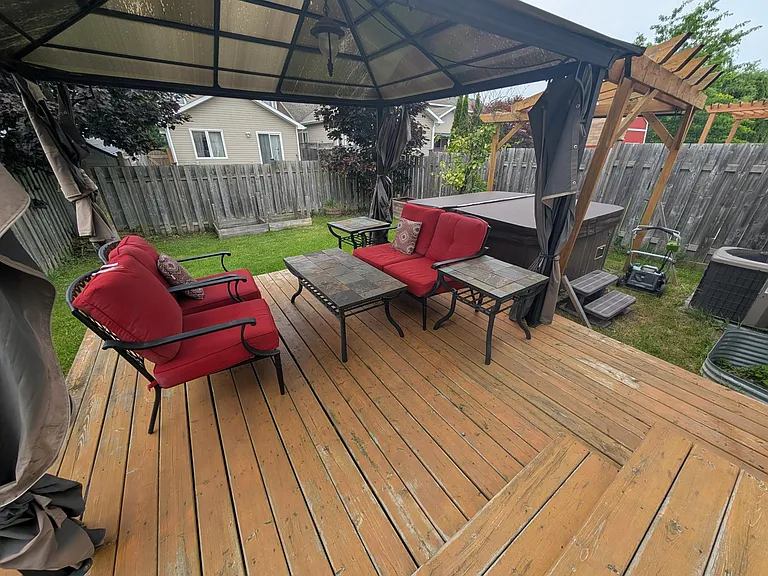 708 Margaret Way — Photo 27