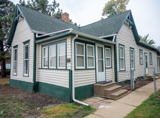 240 3rd St W, Dickinson, ND 58601