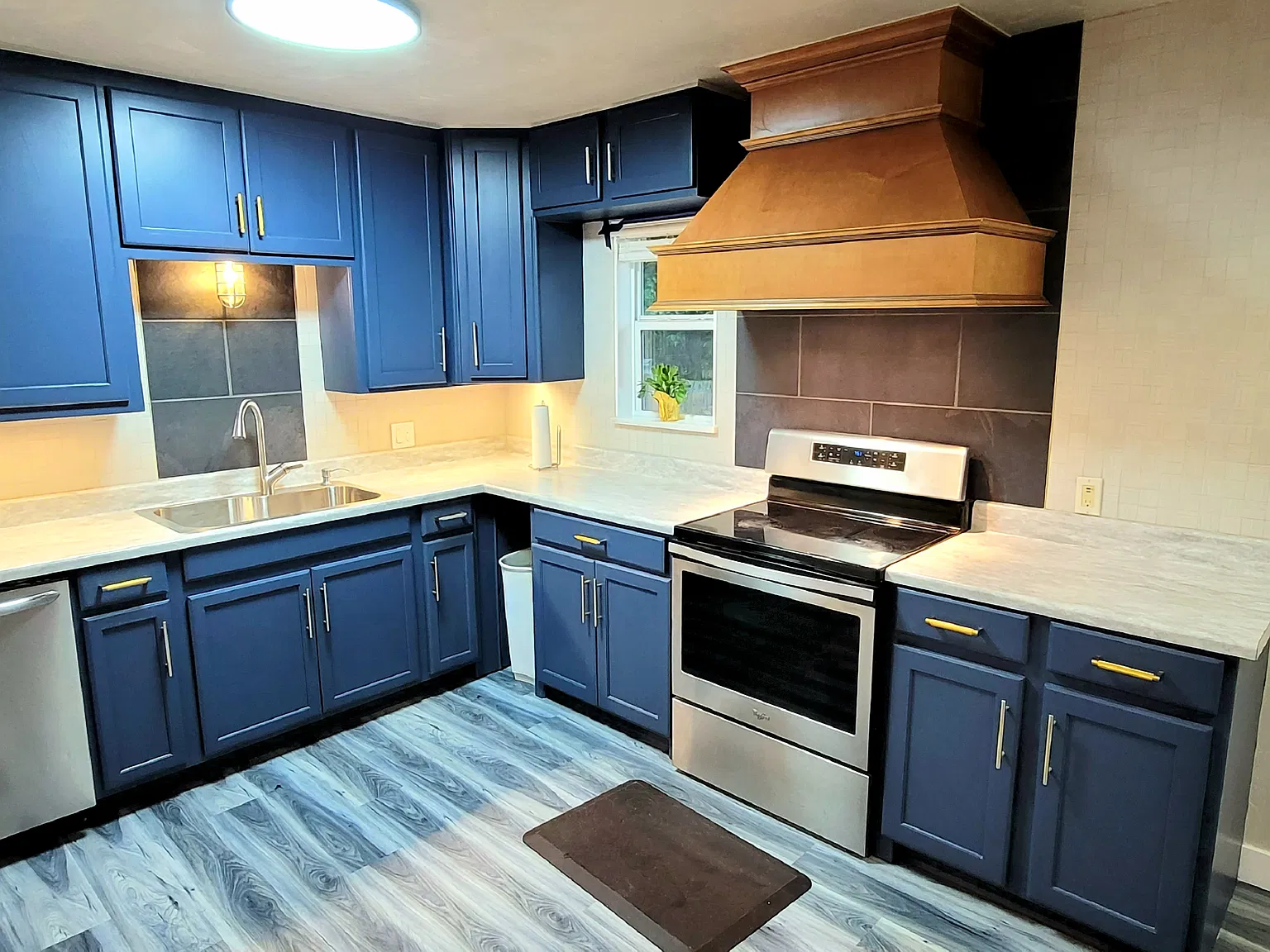 4 bed, 1.5 bath, 1170 sqft, $1,400 — Photo 1