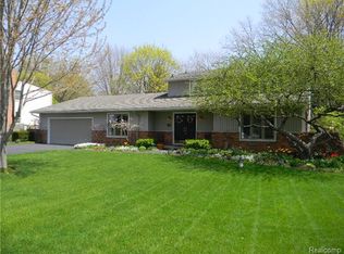 3385 Tiquewood, Commerce Township, MI 48382