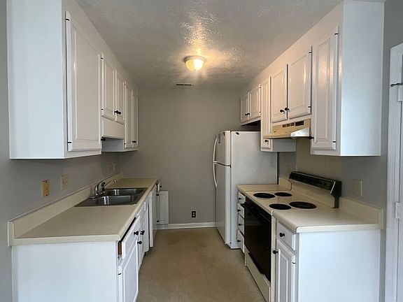 3rd image of 124 Brainerd Ave