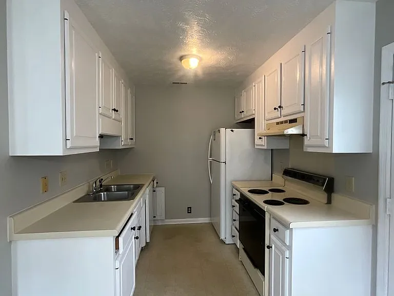124 Brainerd Ave — Photo 3
