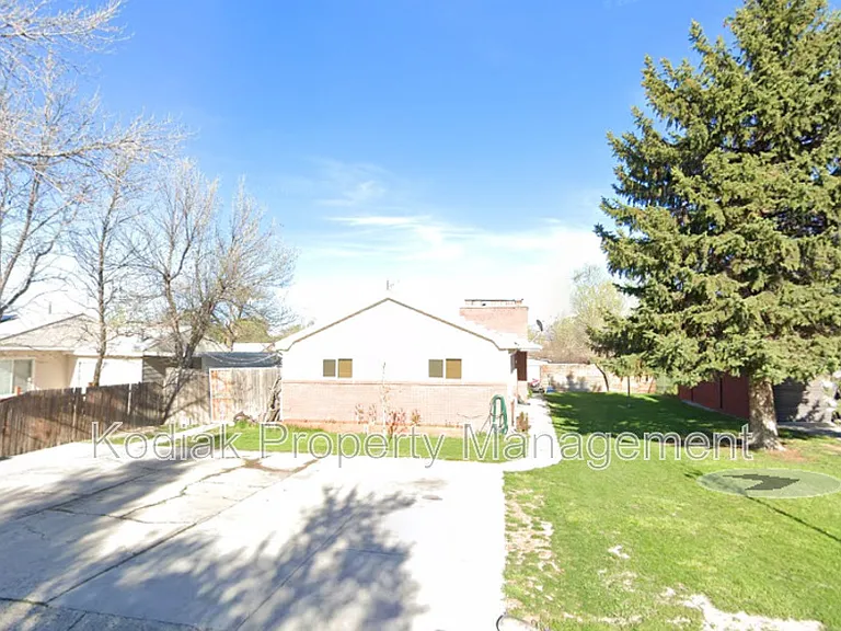 3737 S 3325 W — Photo 14