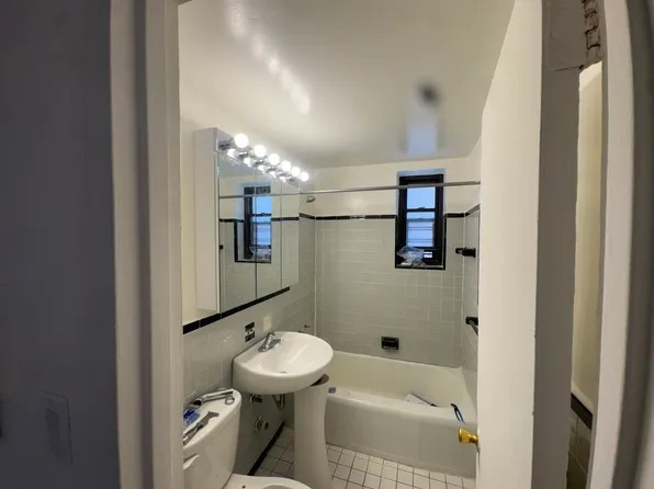 8920 Aubrey Ave #3, Ridgewood, NY 11385