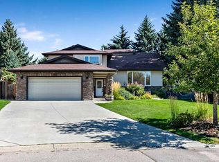 502 W Suntree Pl, Okotoks, AB T1S1B9