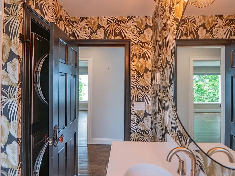 82 Webb St #2L — Photo 9