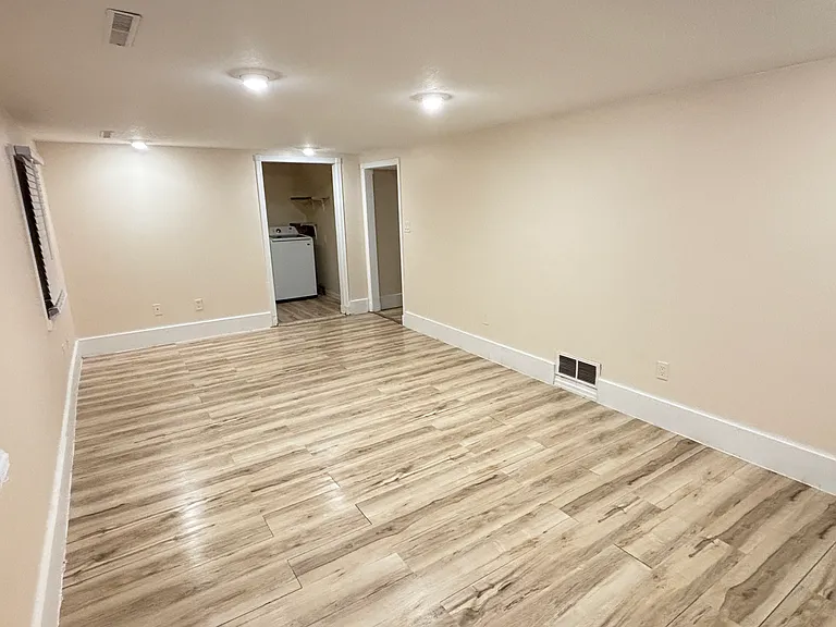 955 Crestview Ct — Photo 23