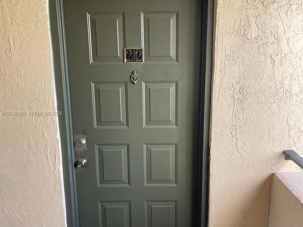 9999 Summerbreeze Dr APT 212, Fort Lauderdale, FL 33322