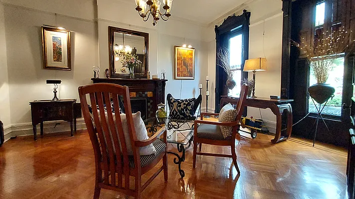 Rented by R New York | media 19