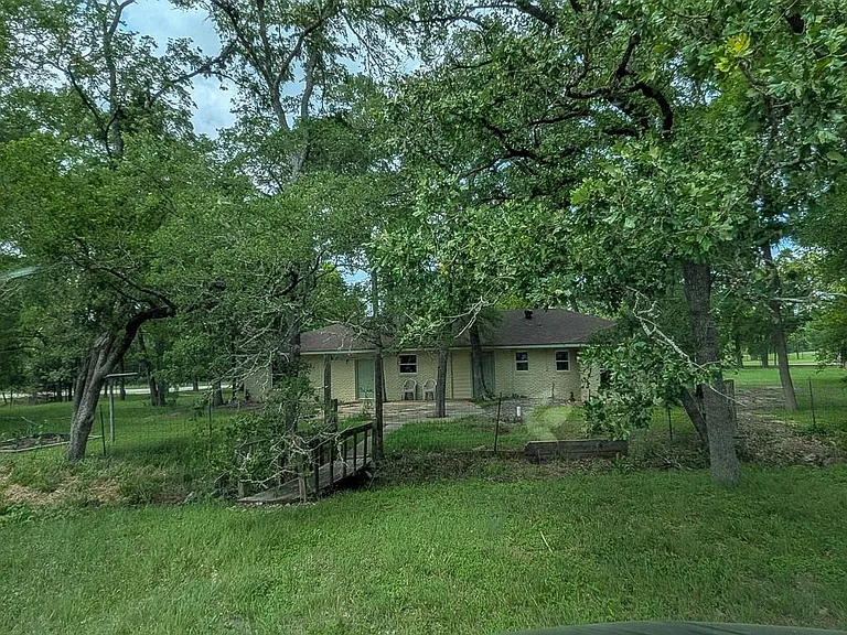 1139 County Road 403 — Photo 27