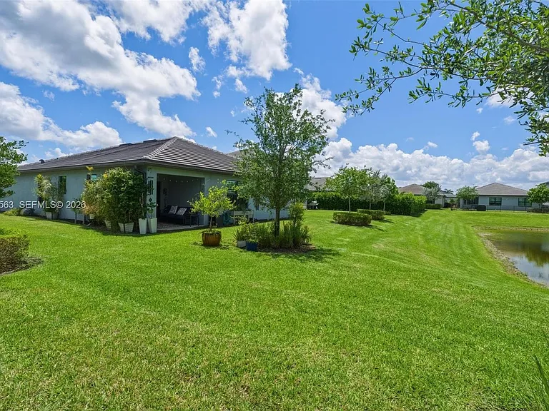 3141 Poinciana St — Photo 33