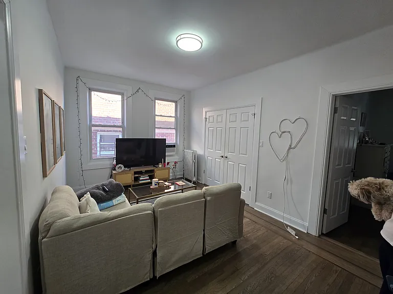 21-41 32nd St #5 — Photo 2
