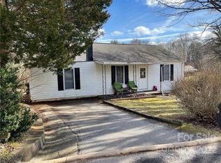 3230 1st Avenue Dr SE, Conover, NC 28613