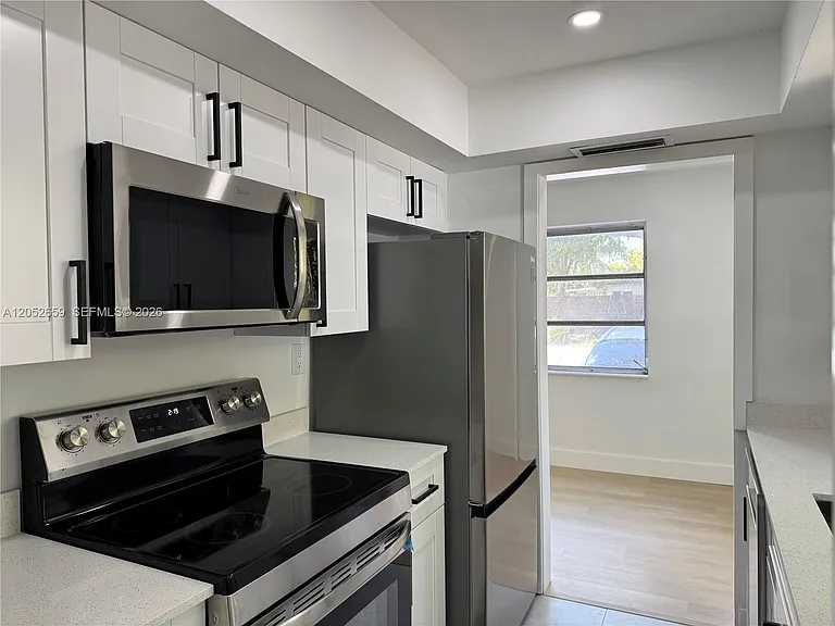 890 SW 28th St #1 — Photo 1