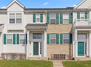 621 Lincoln Station Dr, Oswego, IL 60543