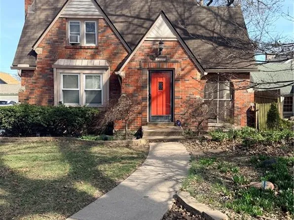 7339 Summit St, Kansas City, MO 64114