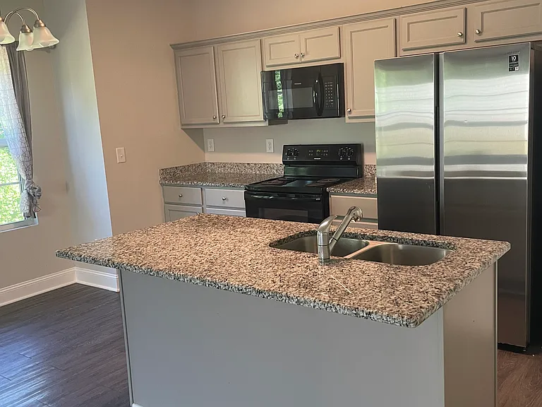 410 Katie Ln — Photo 6