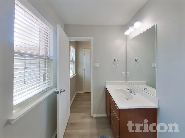 528 Shell St — Photo 19