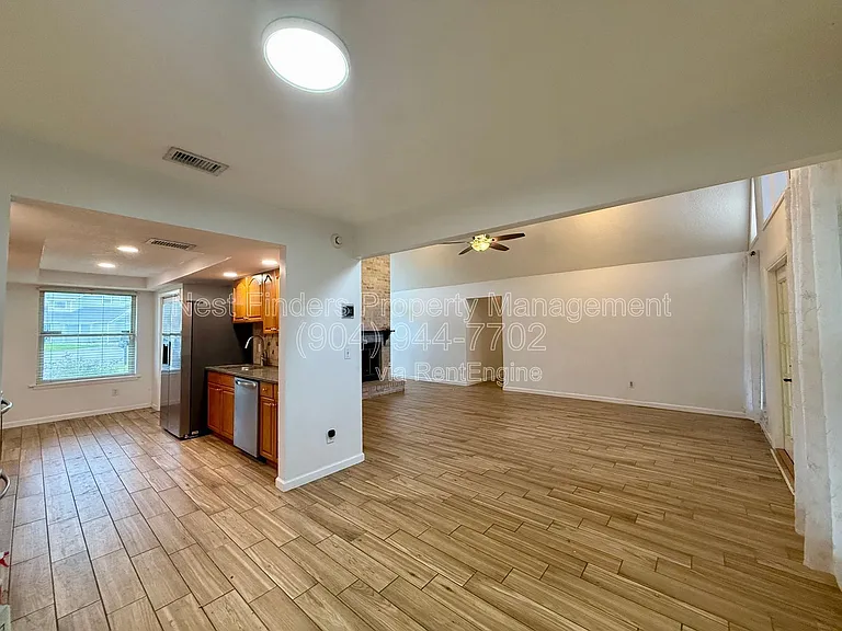 7007 Holiday Hill Ct — Photo 13