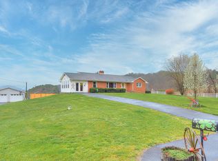 401 Lovely Mount Dr, Radford, VA 24141