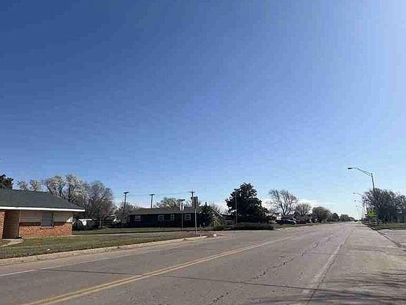Exterior Neighborhood (street photo)