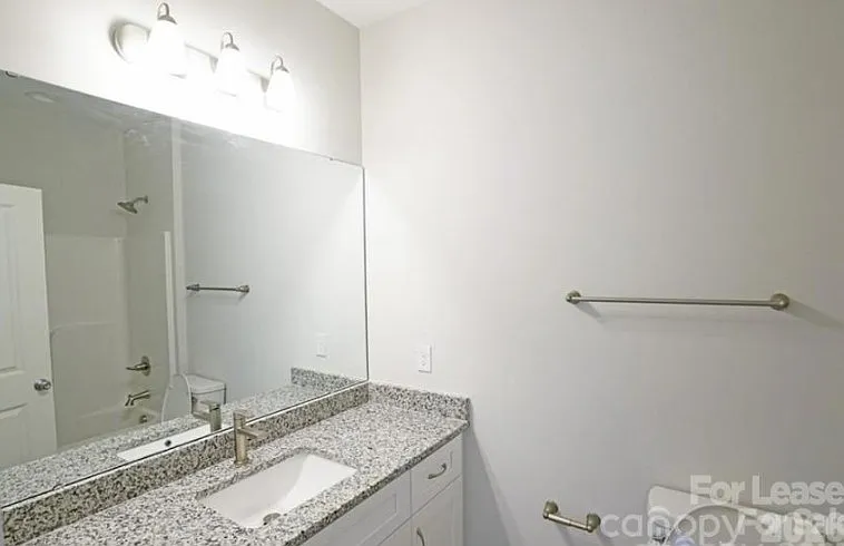 817 W Davidson Ave — Photo 7